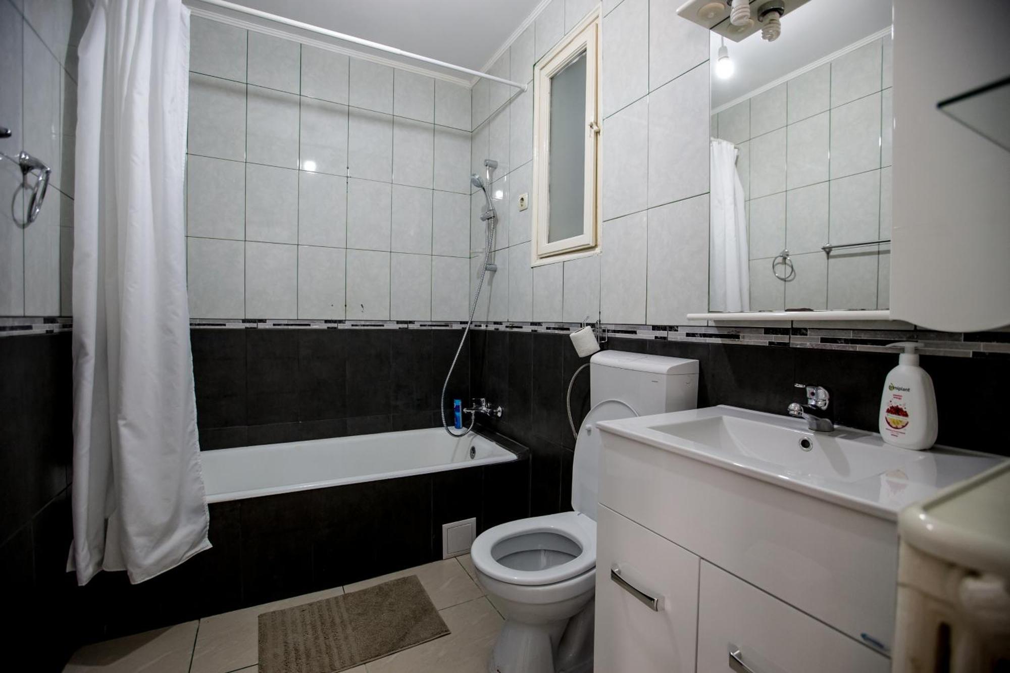 Spacious City View Apartment With Balcony Bukurešť Exteriér fotografie